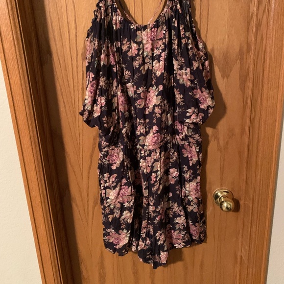 AEO Floral Romper - Picture 5 of 5